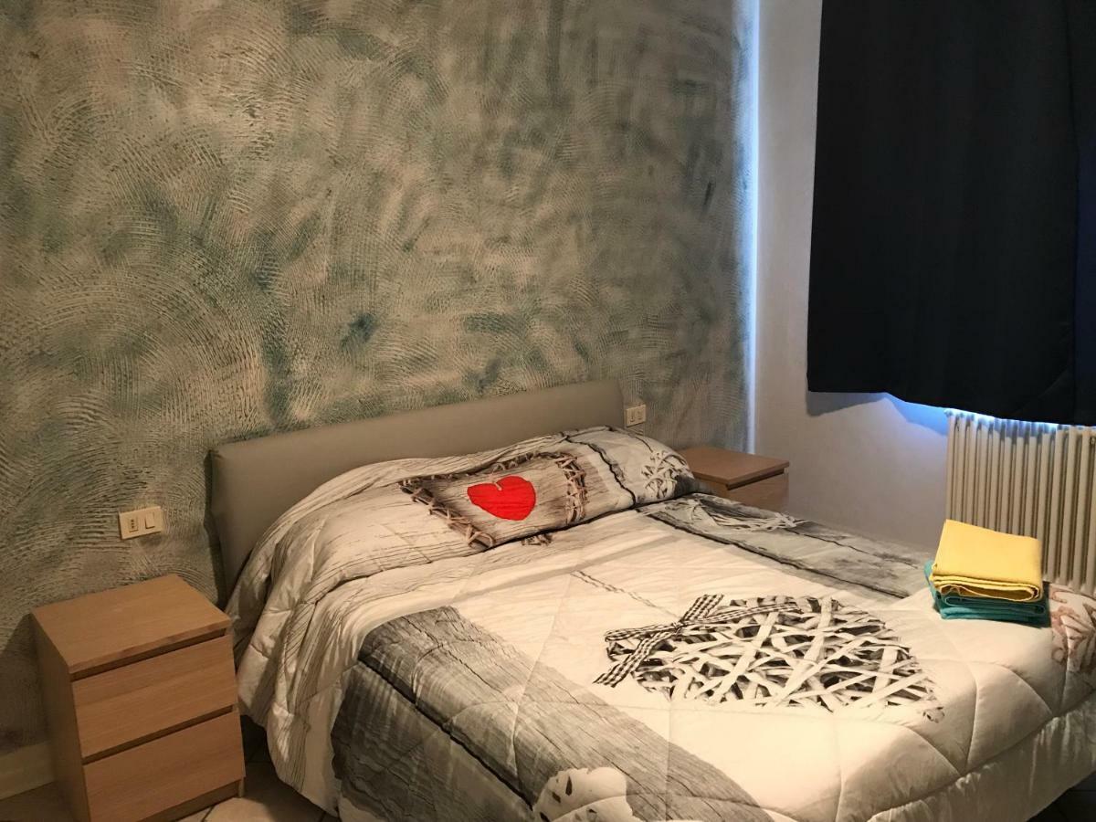Grazioso Bilocale Metro/Centro Appartement Brescia Buitenkant foto